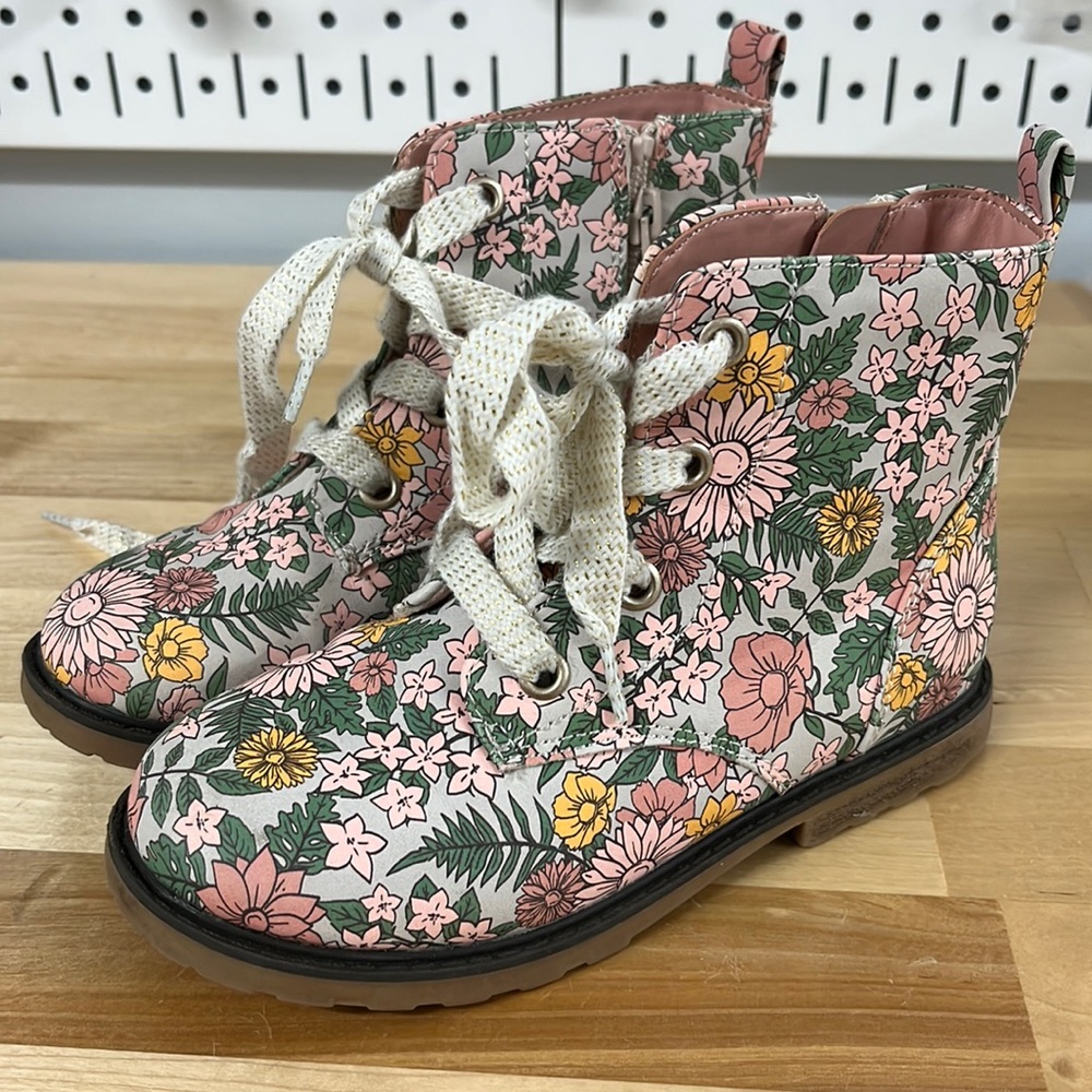 Cat & Jack size 12 girl boots